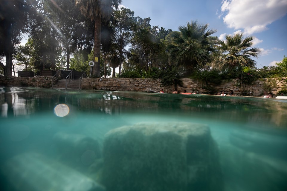 Pamukkale’deki antik termal havuza yoğun ilgi - 1