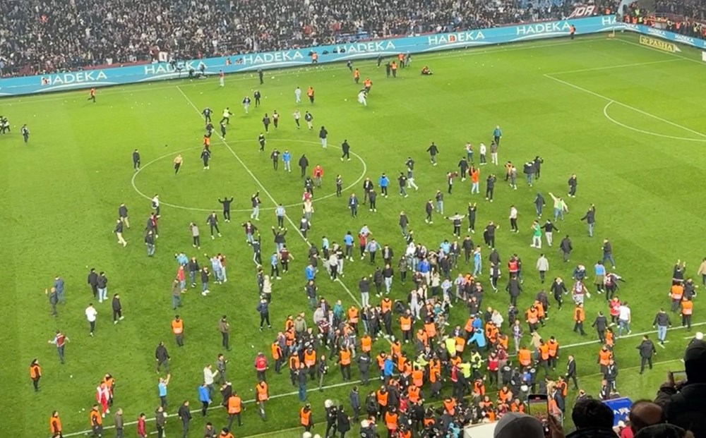 Trabzonspor - Fenerbahçe maçının ardından çıkan olaylar Avrupa basınında - 7