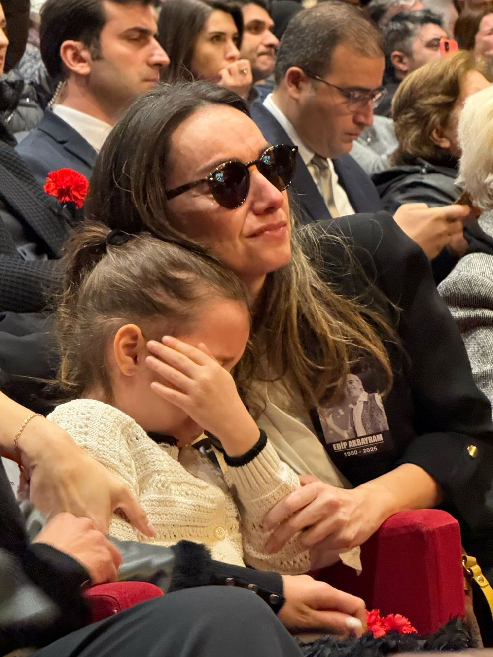 Edip Akbayram'ın Acı Günü: Türkü Akbayram'dan Babasına Yürek Dağlayan Veda 73 P6IAbIHmEKBaXyIKHjmow