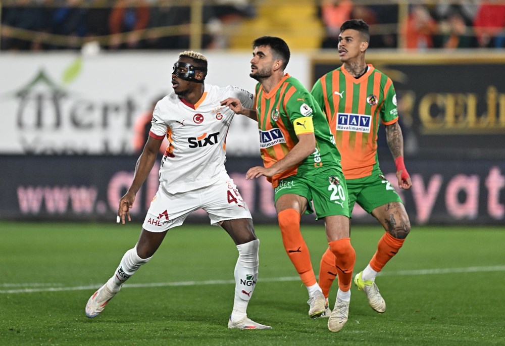Galatasaray, Alanyaspor karşsında geriden gelerek 3 puanı aldı: Osimhen zirveye yaklaştı! - 1