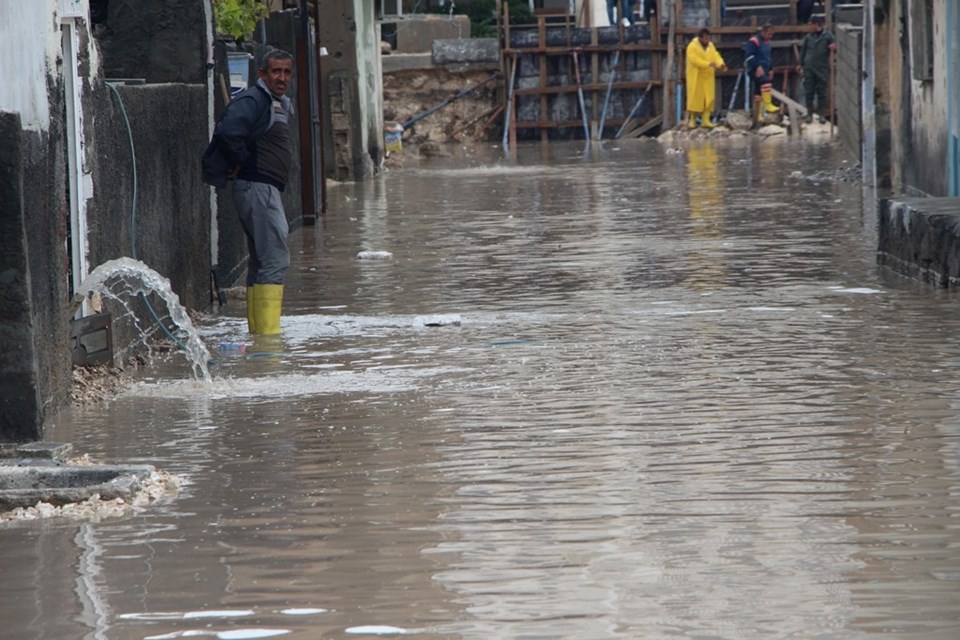 Nusaybin’de sel: evler su altına kaldı - 1
