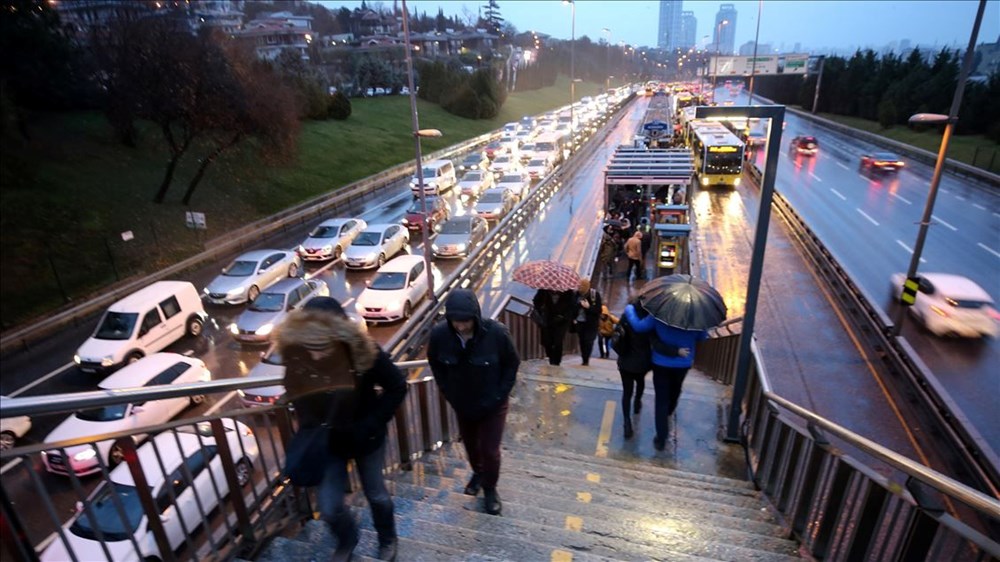 Bahar havası bitti, kış geri geliyor: İstanbul'da bugün yağmur, yarın kar bekleniyor - 2