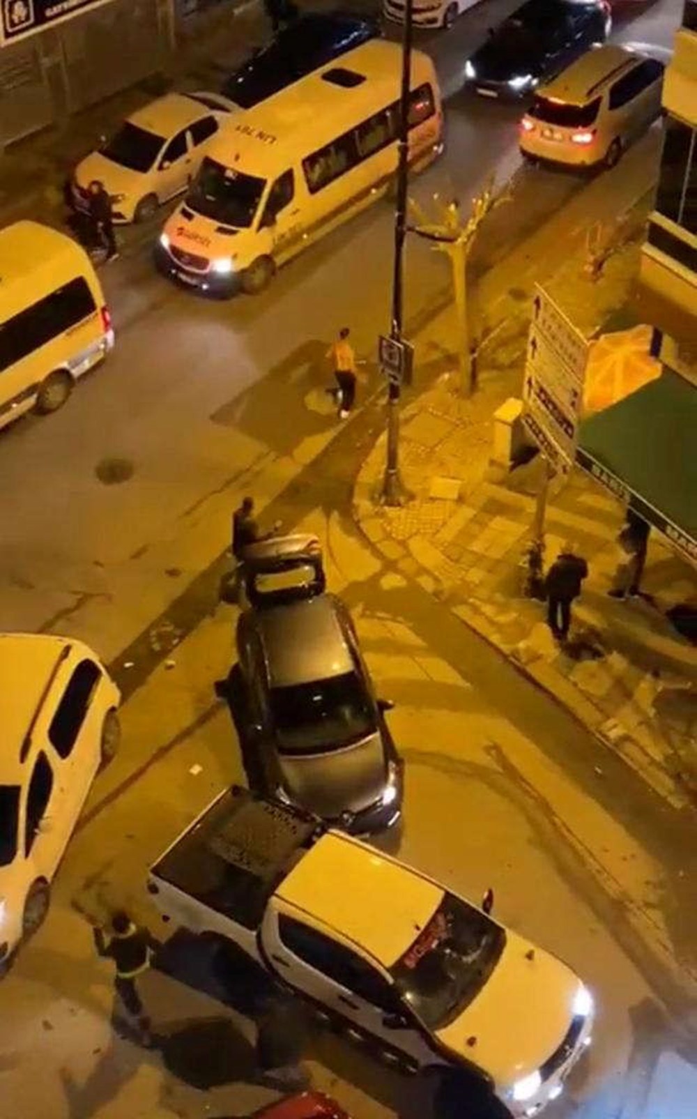 Ümraniye'de taşlı, sopalı trafik kavgası - 7