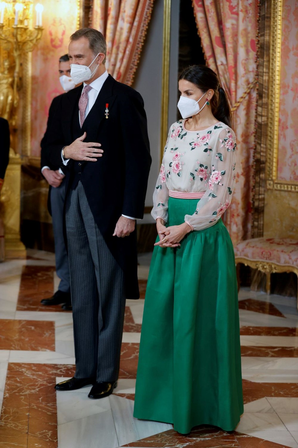 İspanya Kraliçesi Letizia Ortiz kayınvalidesinin 45 yıl önceki kıyafetini giydi - 2