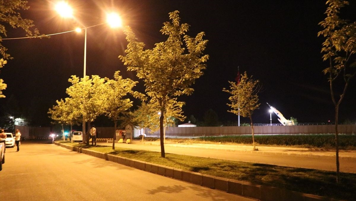 SON DAKİKA: Batman ve Şırnak'ta askeri tesislere saldırı girişimi