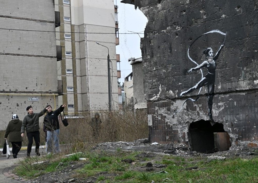 Banksy Ukrayna'da başka duvar resimlerinin de olduğunu açıkladı - 2