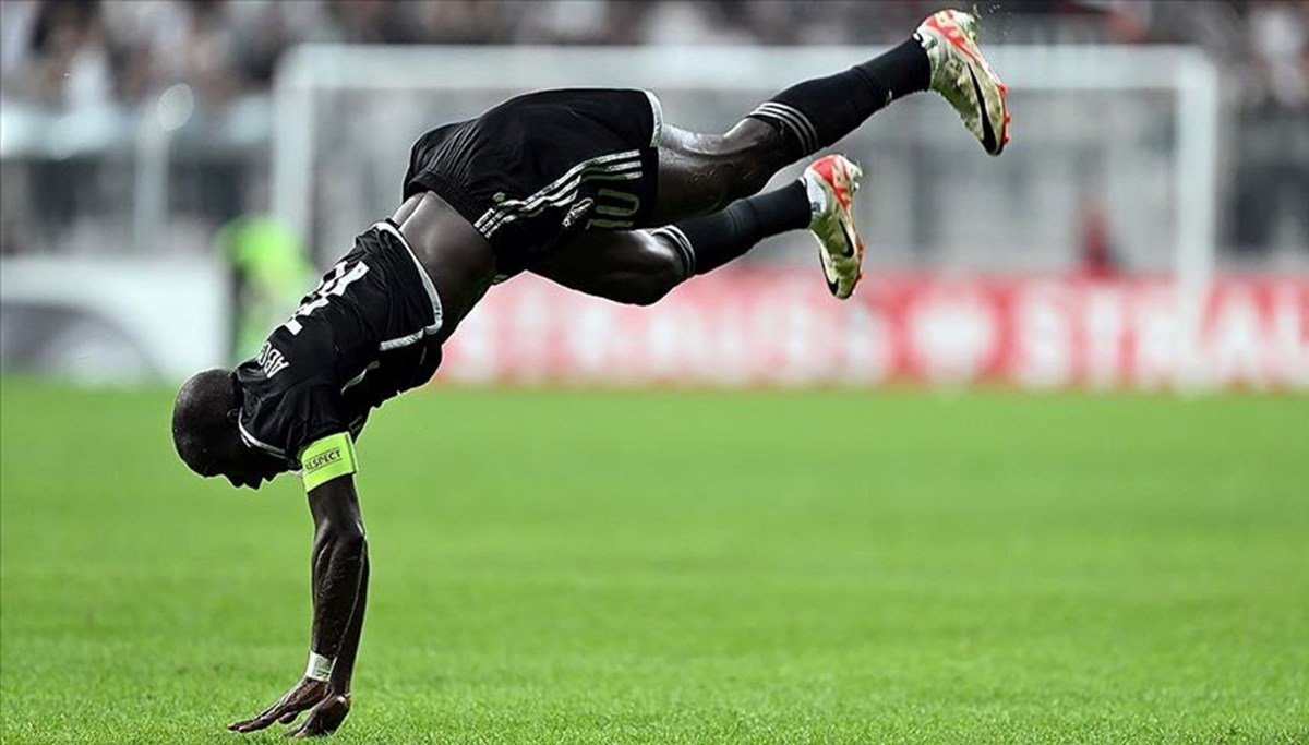 UEFA Avrupa Konferans Ligi'nde haftanın golü Aboubakar'dan UEFA Avrupa Konferans Ligi'nde haftanın golü Aboubakar'dan