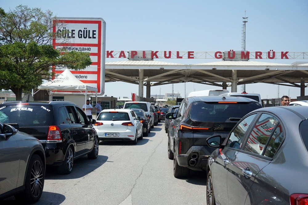 Gurbetçilerin dönüş yolculuğu başladı | Kapıkule Sınır Kapısı’nda yoğunluk - 6