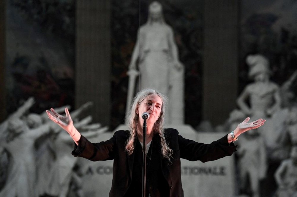 Yaşayan Punk efsanesi Patti Smith, Fransa'dan'Onur Lejyonu' ödülü aldı - 2