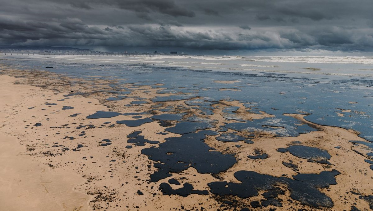 Denizlerde 5 yılda 90 bin petrol sızıntısı