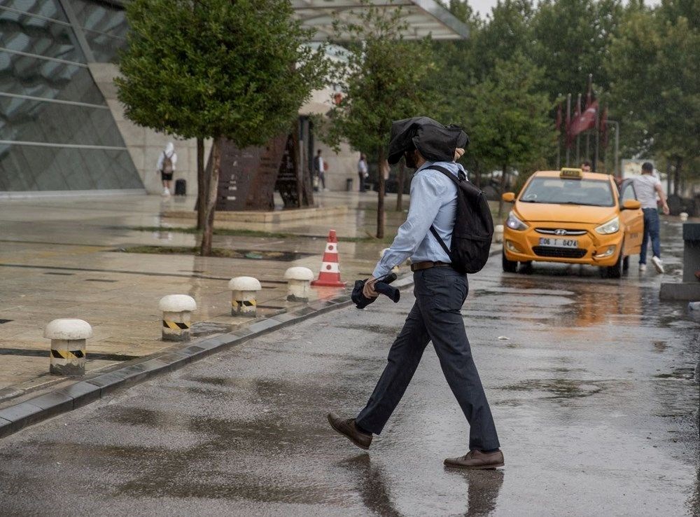 Batıda sonbahar sağanakları, doğuda yaz havası (İstanbul'da bu saatlere dikkat!) - 4