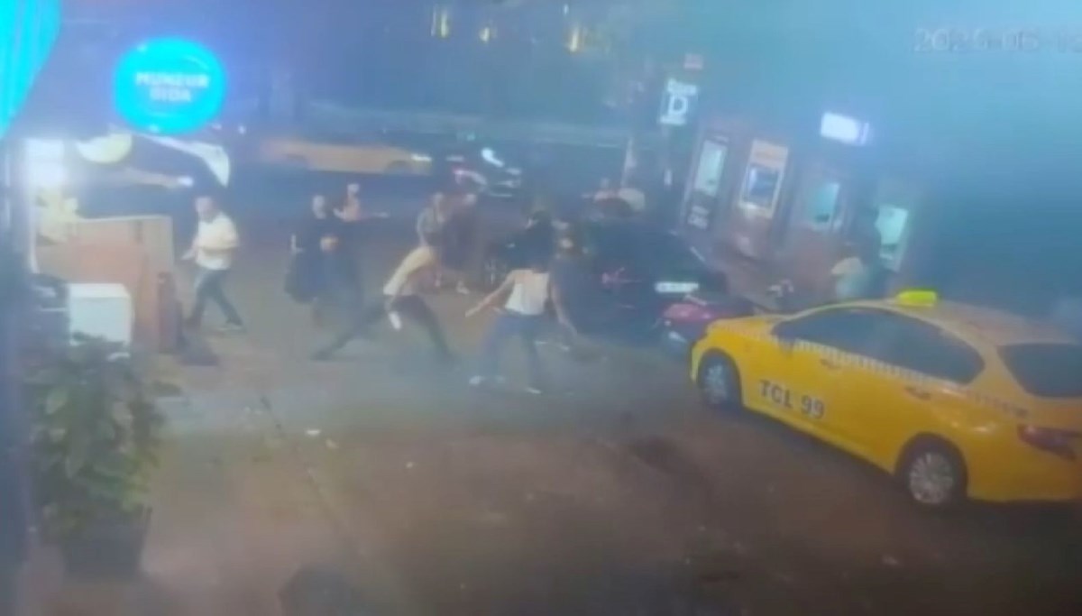 Beyoğlu'nda olaylı gece: Saldıranlar 16, ağır yaralanan 17 yaşında
