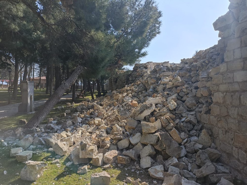 Depremde tarihi Kahramanmaraş Kalesi de hasar gördü - 2