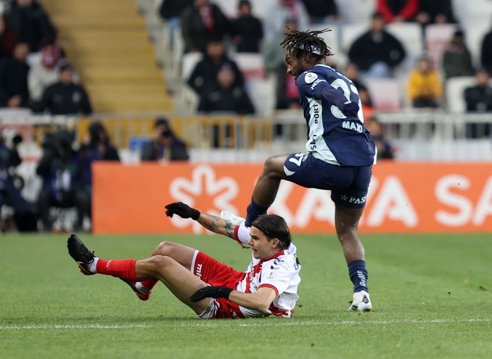 Üç puan üç golle geldi, Fenerbahçe Sivas'ta yanılgı yapmadı (Maç özeti) 75 WpzzpXeQUGuYgVT wWXWg