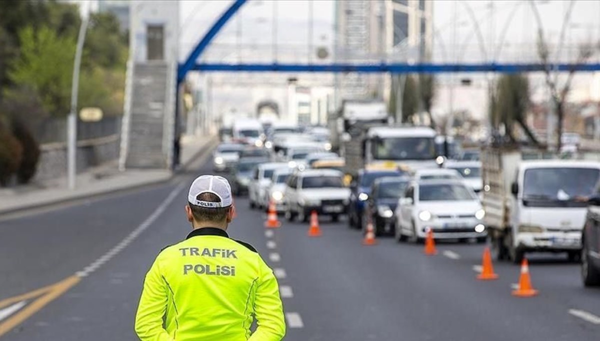 İzmir'de pazar günü bazı yollar trafiğe kapatılacak