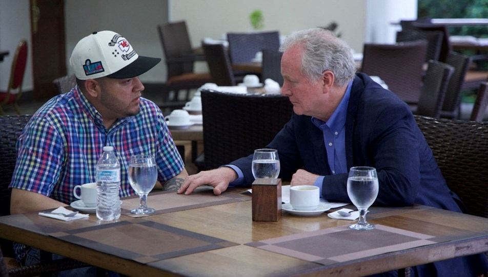 ABD’li senatör yanlışlıkla “cehenneme” gönderilen göçmenle görüştü