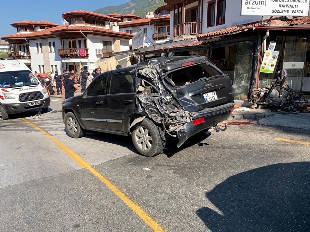 Muğla'da tur midibüsünün freni patladı: 1 ölü, 32 yaralı - 2