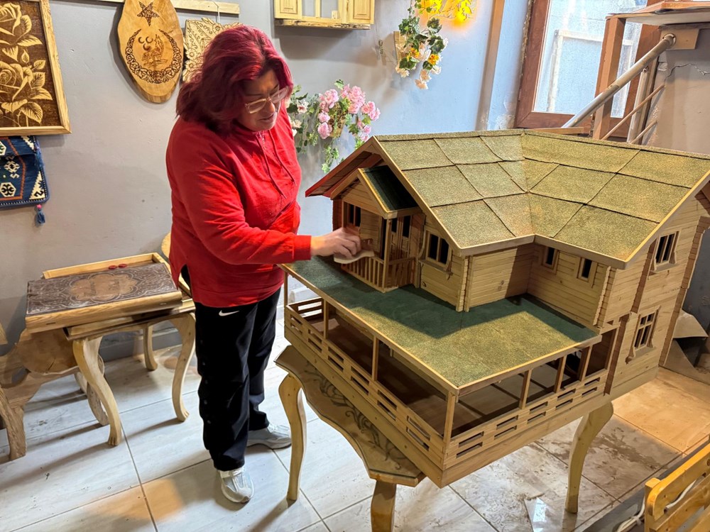 Meme kanseriyle mücadele ederken hobi olarak başladı: Sanatını geliştirdi şimdi atölyesi var - 1