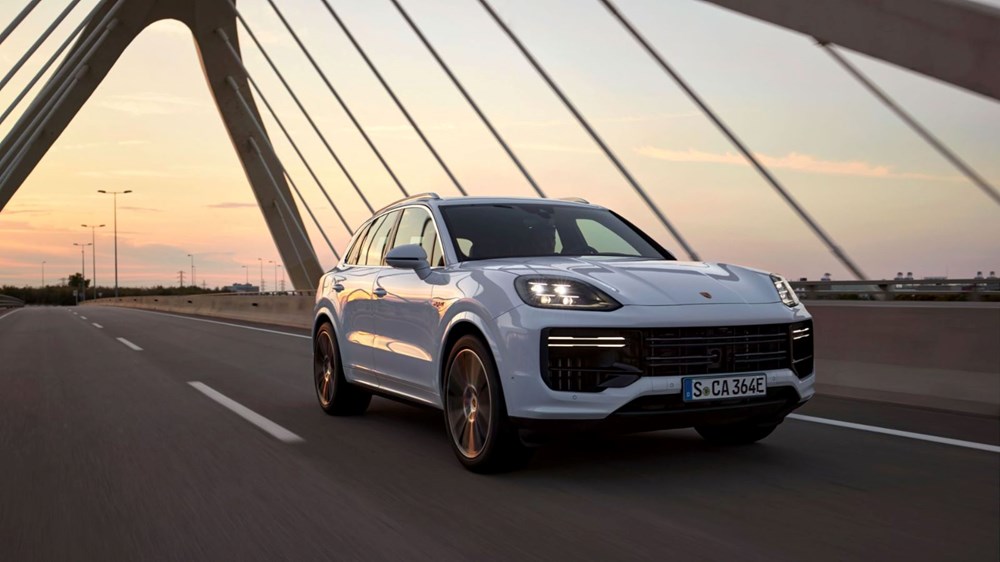 Porsche, tüm zamanların en güçlü Cayenne'ini sundu - 2