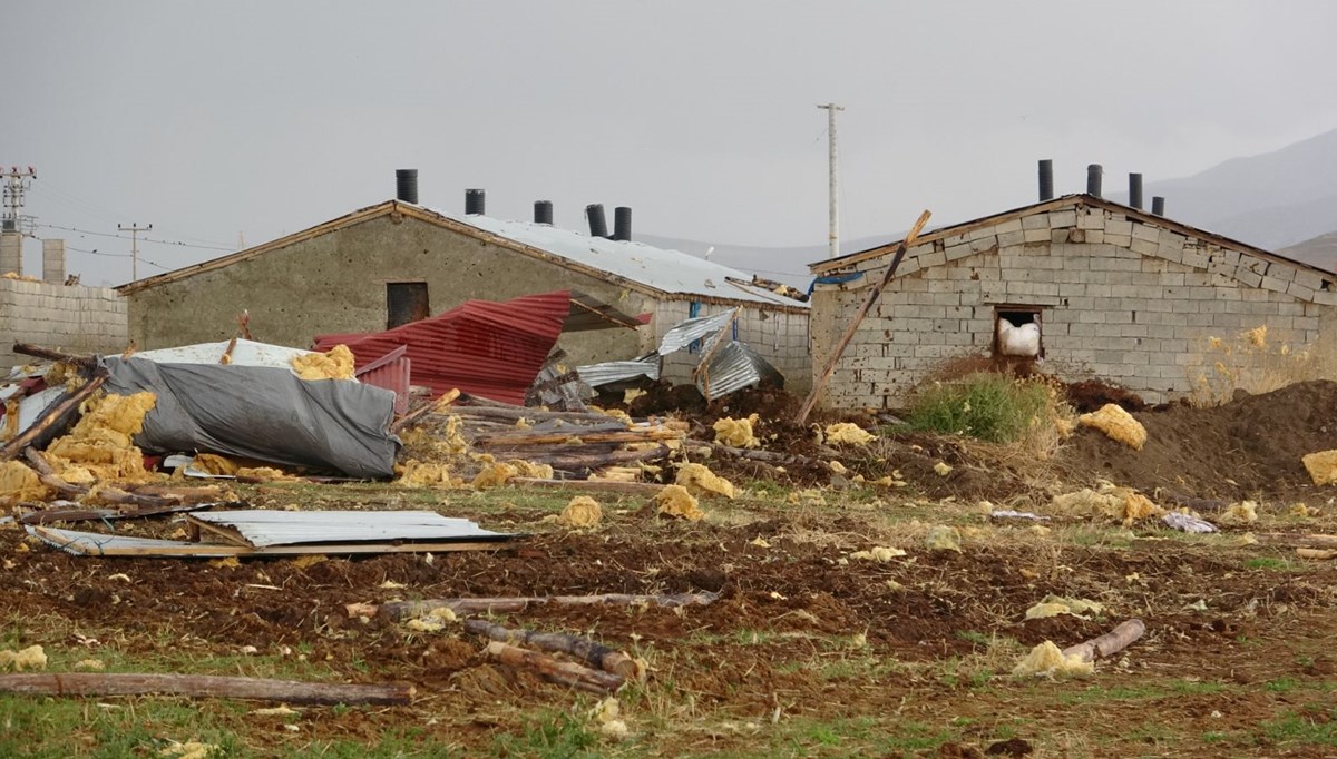 Van'da hortum çıktı, 2 kişi yaralandı