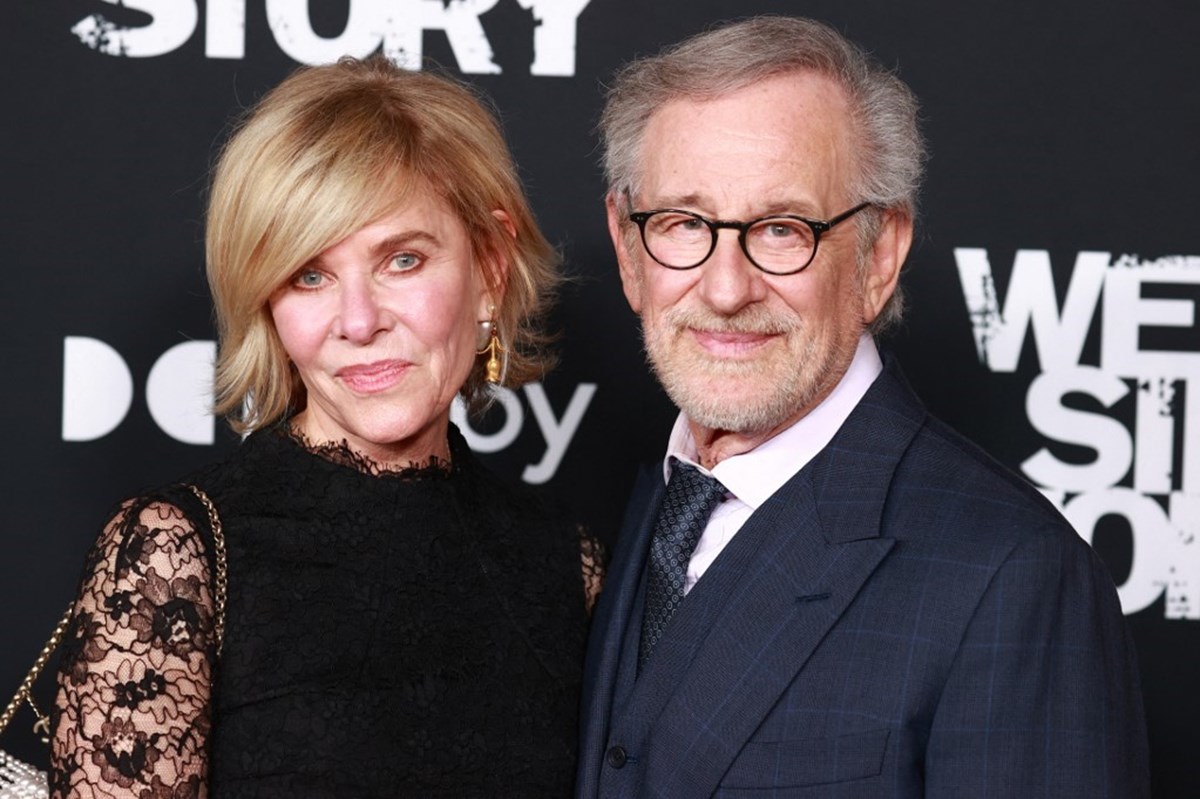 Steven Spielberg ve eşi Kate Capshaw, klip çekiminde birlikte çalıştı.