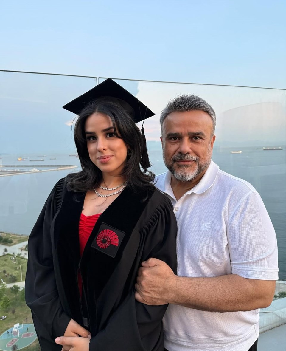 Şarkıcı Bülent Serttaş'ın gurur günü: Hissettiklerimi anlatmak zor - 1