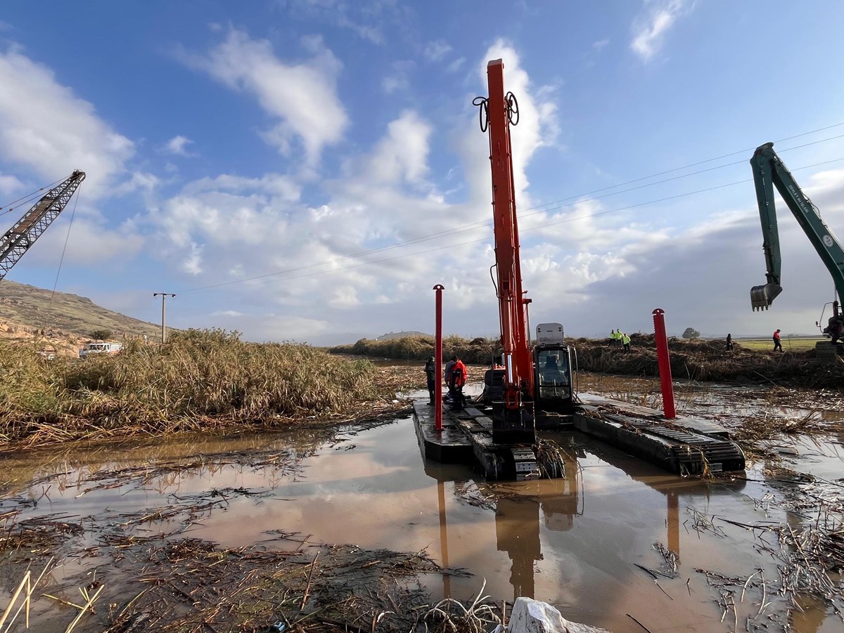 Bölgede AFAD, Karayolları, DSİ, emniyet, jandarma, belediye, itfaiye ve sağlık ekipleri Kaptanoğlu