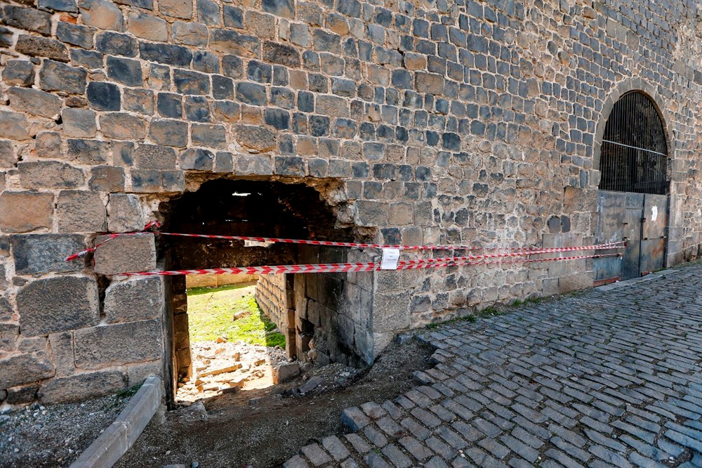 Diyarbakır'da tespit yapılan 606 tescilli yapıdan 4'ü ağır, 30'u ise orta hasarlı - 8