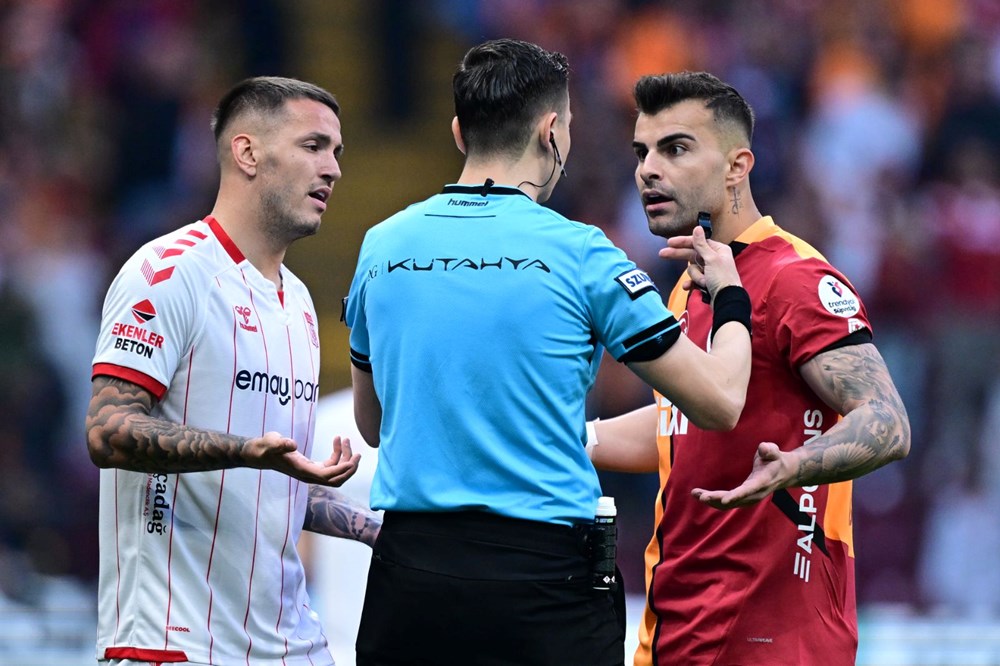 Lider Galatasaray, Sivasspor'u farklı geçti: Son 4 maçta 2 galibiyet 1 beraberlik yetiyor! - 12