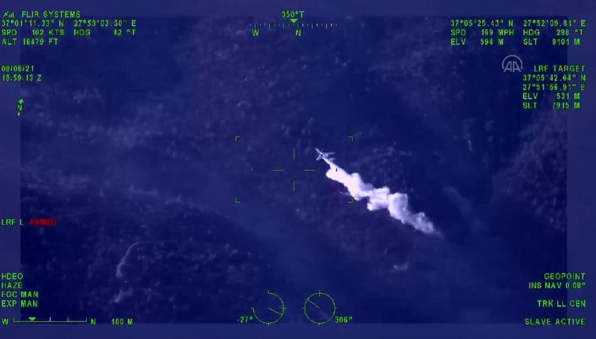 Rus uçağının 40 ton suyla müdahalesi İHA ile görüntülendi