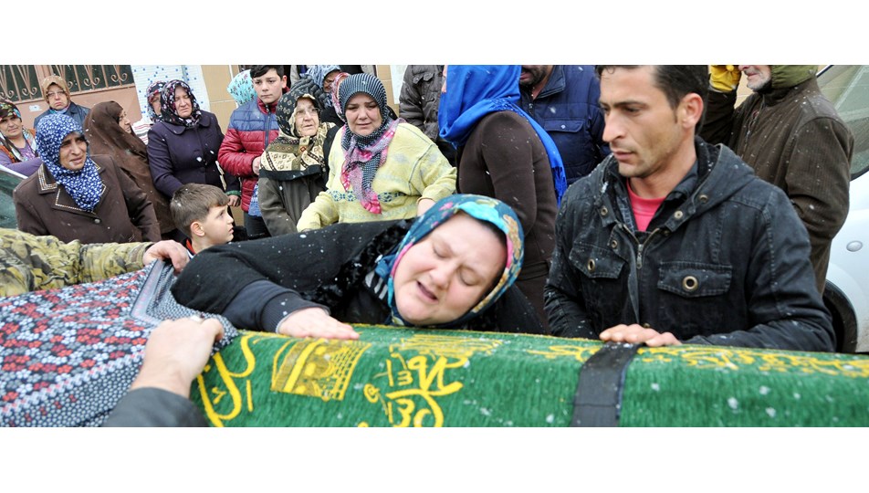 "Hastanede, tekerlekli sandalyeden düştü, öldü"