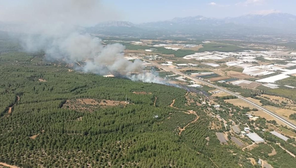 Antalya'da iki noktada orman yangını