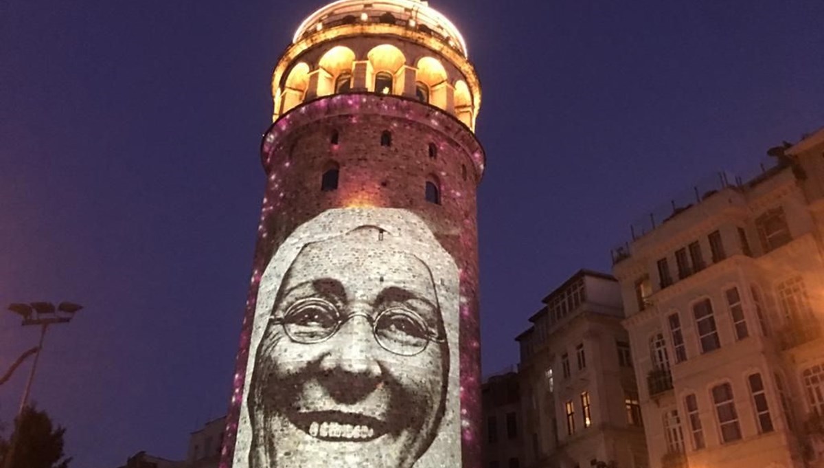 Galata Kulesi annelerin fotoğraflarıyla renklendi