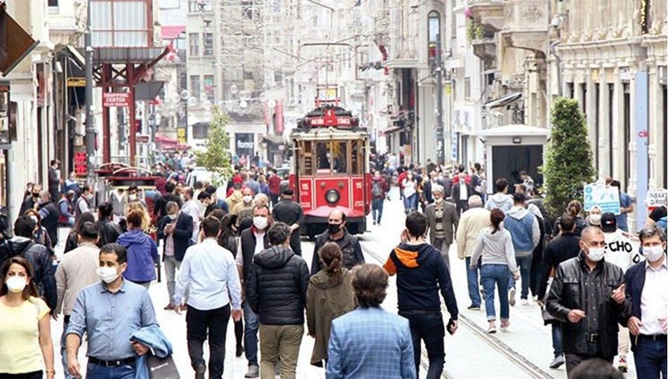 Bilim Kurulu üyesinden İstanbul uyarısı: Üçüncü dalgaya girdik
