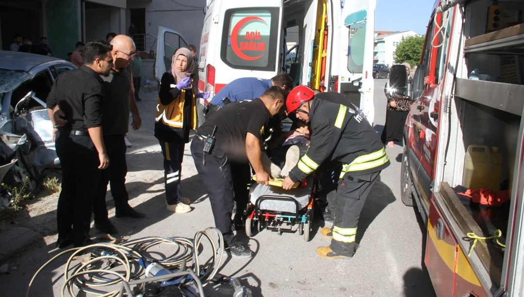 Konya’da işçi servisi ile otomobil çarpıştı: 5 yaralı