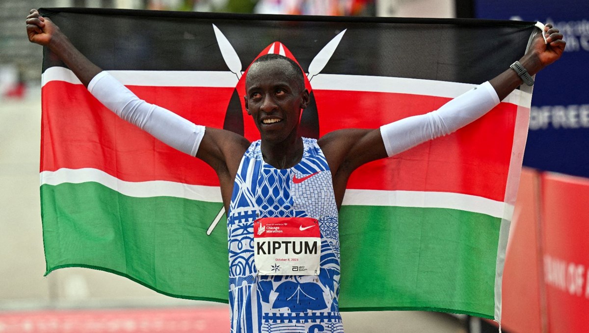 Dünya rekortmeni Kenyalı atlet Kelvin Kiptum trafik kazasında hayatını kaybetti