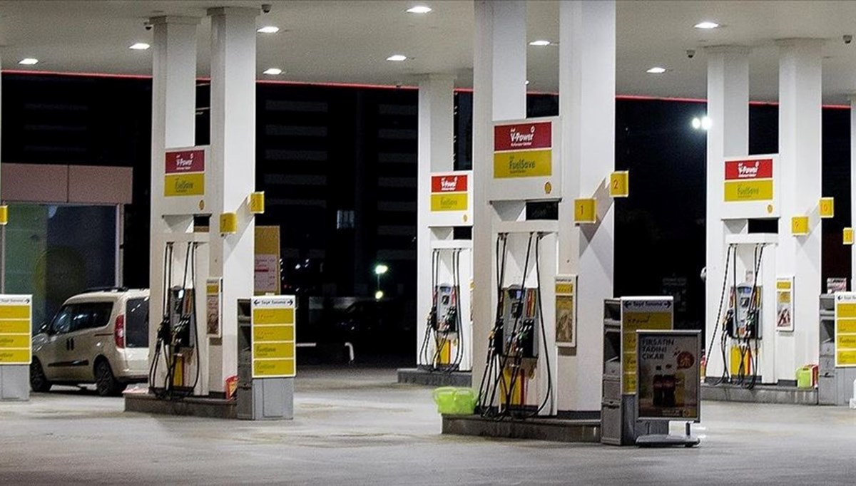 Akaryakıtta yeni dönem: İlk montaj yapıldı, 8 milyon araca uygulanacak Akaryakıtta yeni dönem: İlk montaj yapıldı, 8 milyon araca uygulanacak