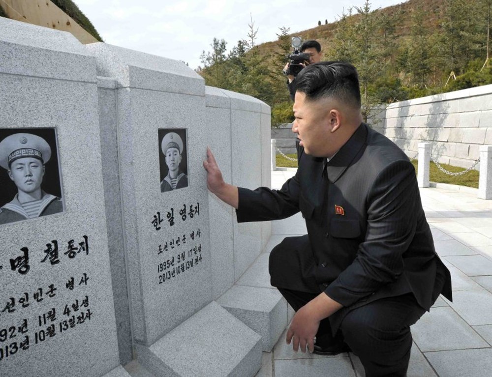 Как выглядят корейские кладбища. Кладбище в Северной Корее. Памятник Ким Чен сук.