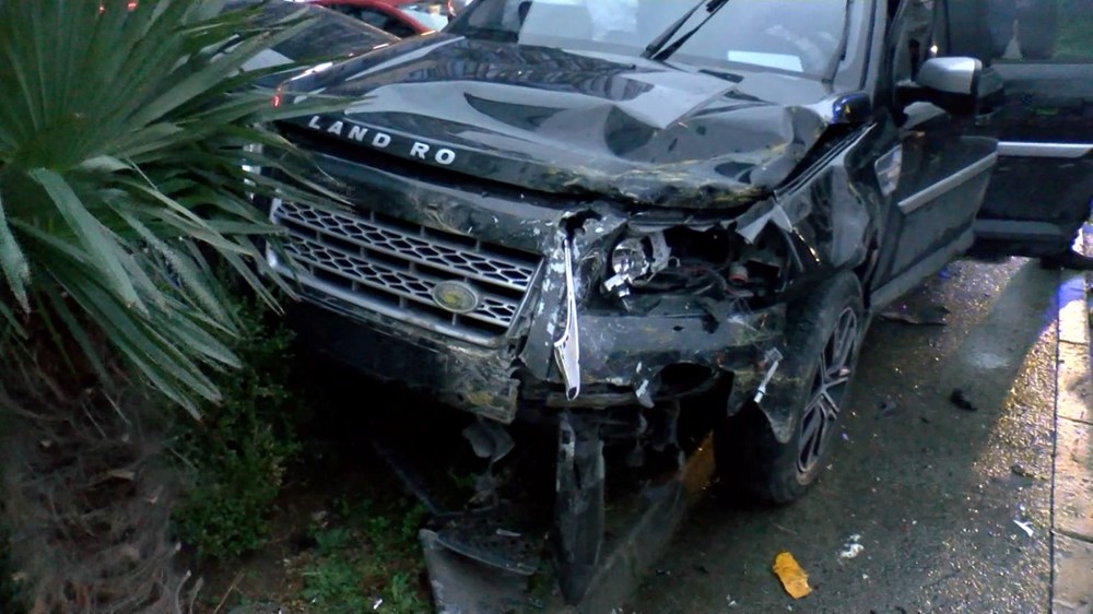 Bakırköy’de 5 aracın karıştığı kaza: Cip sürücüsü gözaltında - 2