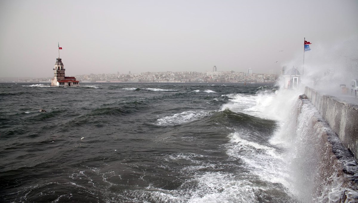 AKOM'dan İstanbul'a fırtına ve yağış uyarısı