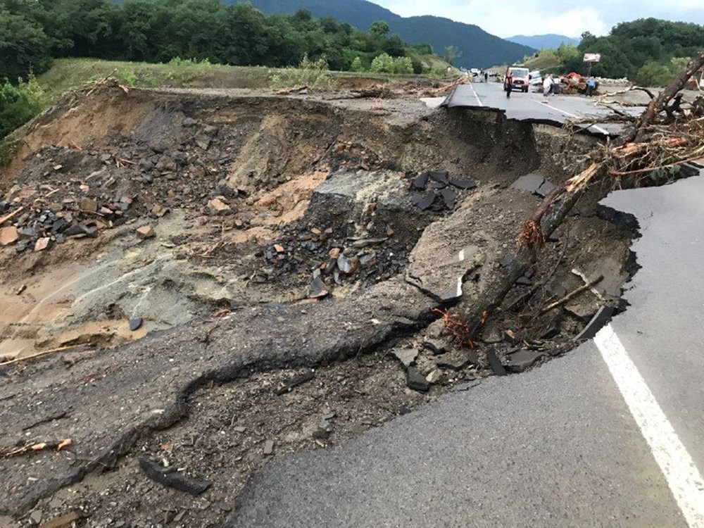 Bartın'da şiddetli yağış sel ve heyelana neden oldu - 2