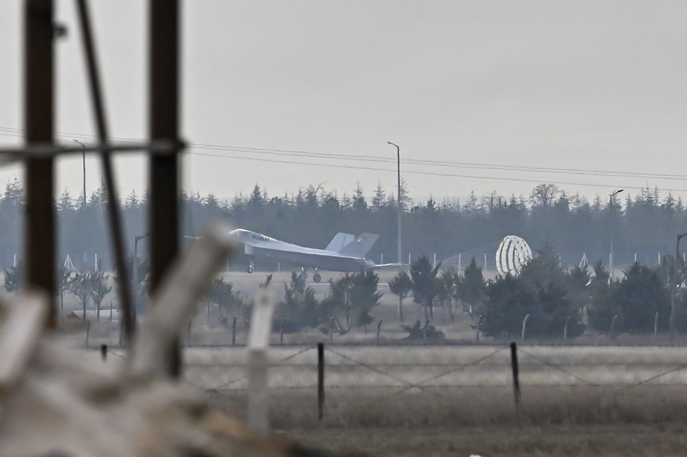 Yerli savaş uçağı KAAN'dan ilk uçuş - 2