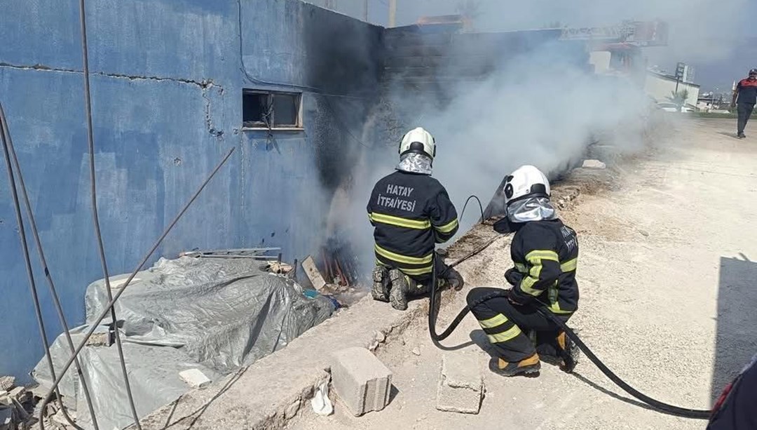 Hatay'da fabrikada yangın paniği