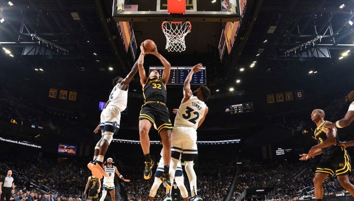 NBA'de Timberwolves, Warriors'ı 104-101 yenerek üst üste 7. galibiyetini aldı NBA'de Timberwolves, Warriors'ı 104-101 yenerek üst üste 7. galibiyetini aldı