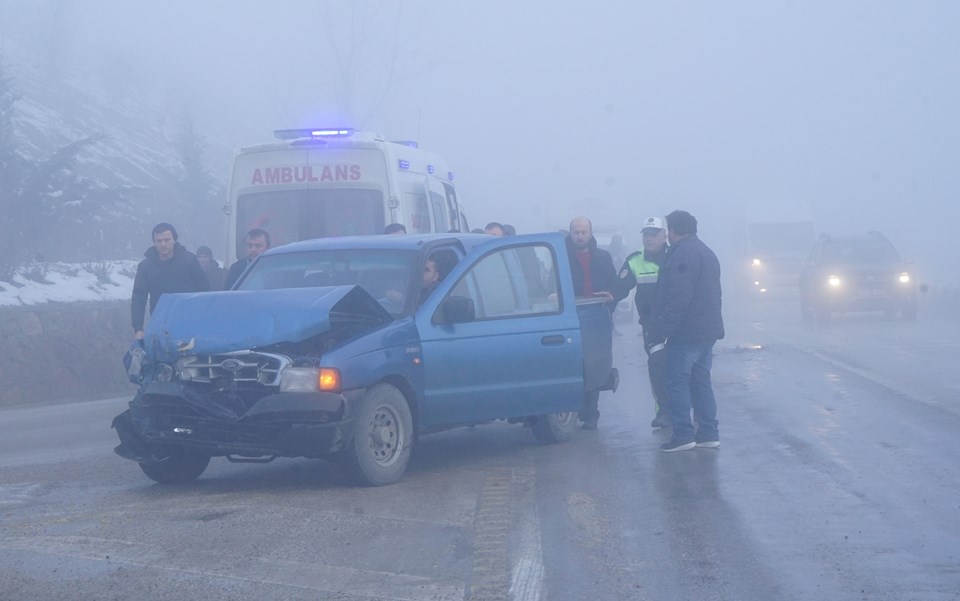 Kastamonu'da iki kazada 7 araç birbirine girdi: 9 yaralı - 1