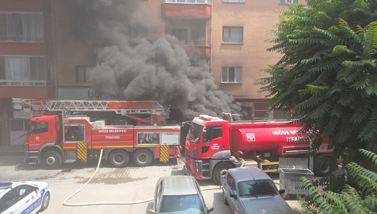 Niğde'de depo yangını
