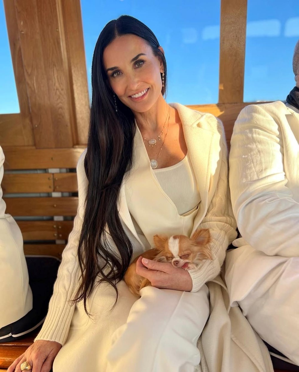 Karlarda yuvarlandılar: Demi Moore ve torununun keyifli anları - 1