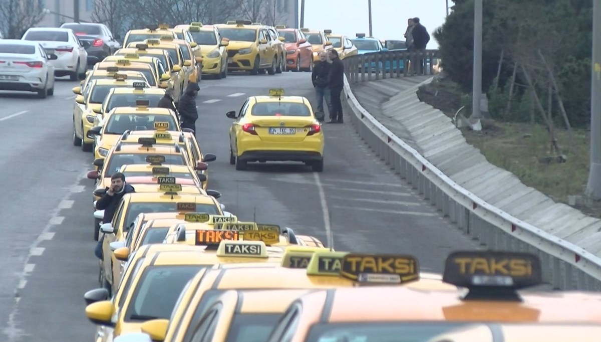 İstanbul'da taksimetre kuyruğu