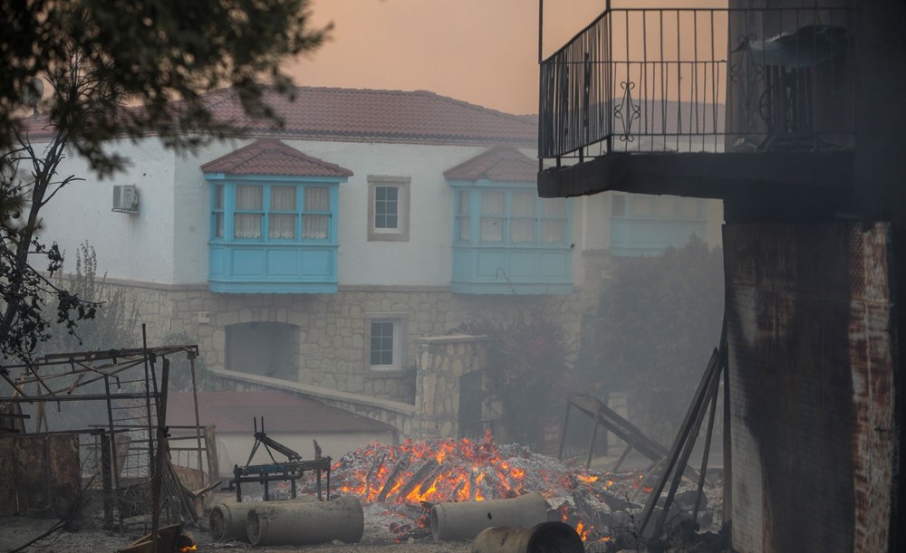 Manavgat'taki yangın evleri kül etti - 16