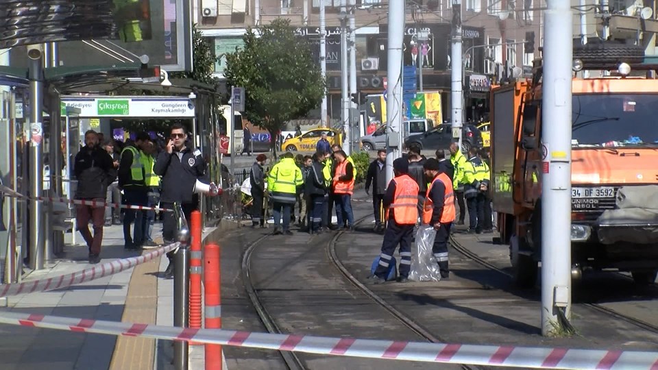 İstanbul'da tramvay raydan çıktı - 1